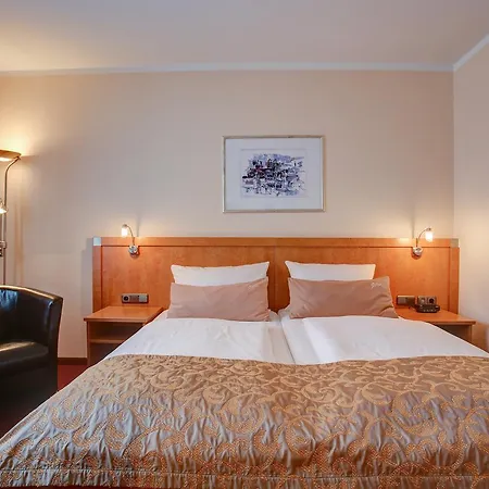 Premier Weisser Hase 3*