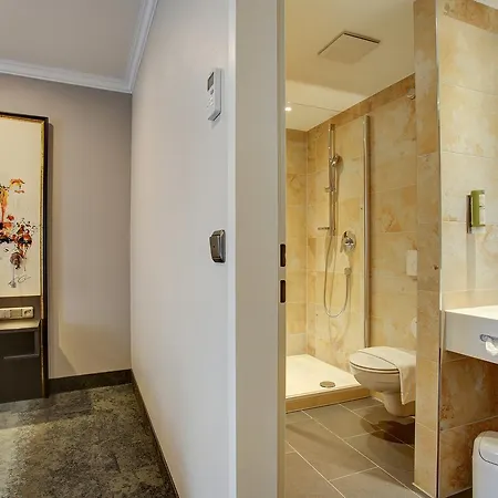 Premier Weisser Hase 3*