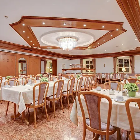 Premier Weisser Hase Hotel 3*