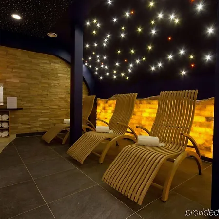 Premier Weisser Hase 3*