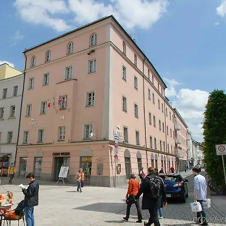 Premier Weisser Hase Szálloda